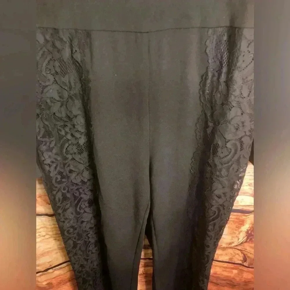 💃🏻🔥Black Lace accent Jumpsuit💃🏻🔥